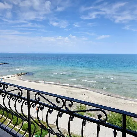 Pomorie Seafront Apartments Apartment