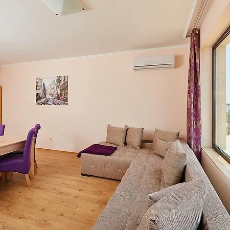 Pomorie Seafront Apartments Apartment