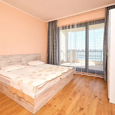 Pomorie Seafront Apartments Apartment