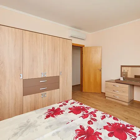 Apartment Pomorie Seafront Apartments *